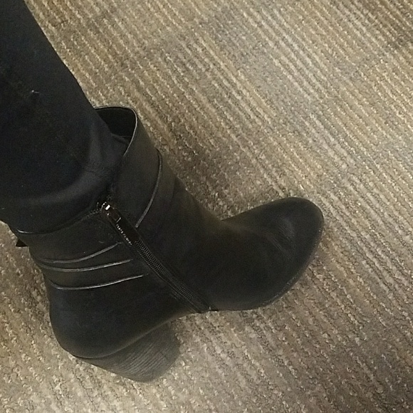 Vince Camuto Booties MakeOffer - Picture 5 of 6